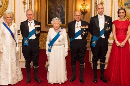 2016 stand die Queen im Mittelpunkt - wie auch hier im Buckingham Palace. Die britische Monarchin feierte ihren 90. Geburtst...