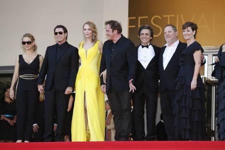 Harvey Weinstein in einer Linie mit den ganz großen Hollywoodstars (2. v. r.): Neben John Travolta mit seiner Frau Kelly Pre...