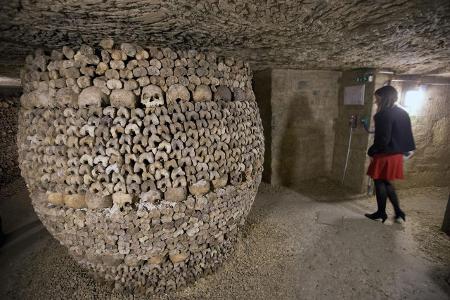 Die Katakomben – die gruseligste Touristenattraktion von Paris