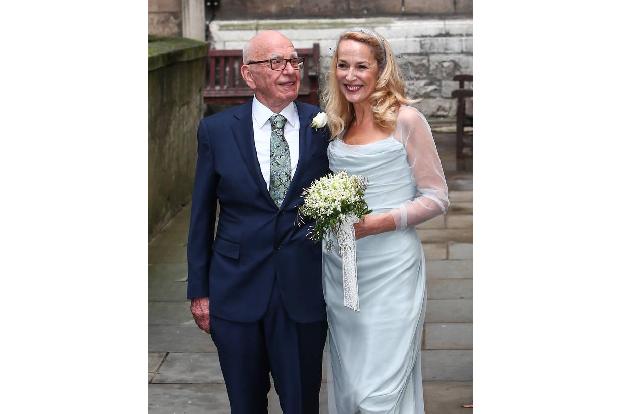 ...kann Medienmogul Rupert Murdoch nur müde lachen. Sein Ring für Jerry Hall, die er 2016 geheiratet hatte, kostete alleine ...