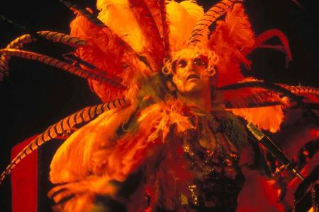 Kaum zu glauben, dass dieser Paradiesvogel am 25. März seinen 70. Geburtstag feiert. Ein Rückblick auf Elton Johns skurrilst...