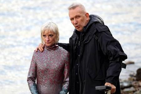 ...die Schauspielerin Jane Horrocks, die seit Beginn der TV-Serie Teil des Cast ist und nun eine weitere prominente Unterstü...