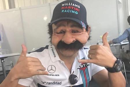 Mit dieser lustigen Maske und scheinbar ziemlich guter Laune bereitete sich Rennfahrer Felipe Massa auf das Formel-1-Rennen ...