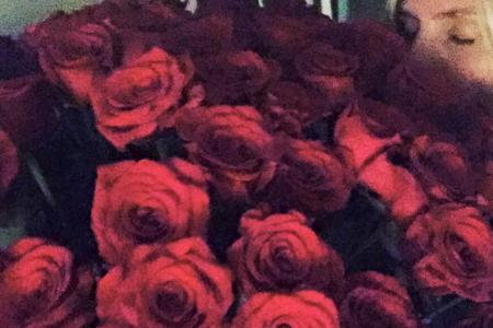 Dieser beglückt seine Liebste offenbar des Öfteren mit einem Blumenstrauß...