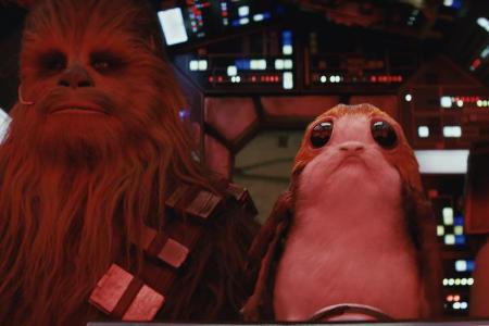 Chewbacca (Joonas Suotamo) hat so seinen Ärger mit den Porgs