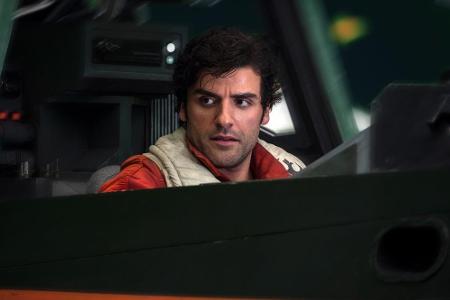 Poe Dameron (Oscar Isaac) kann ein ähnliches Lied singen. Der risikobereite Draufgänger bekommt es nämlich mit einer Frau zu...