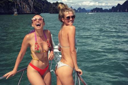 Die Ex von Leonardo DiCaprio (42), Toni Garrn (24), ist mit Freunden in Thailand auf der sogenannten 