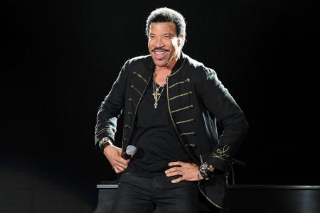 Auch die Stars von heute tragen den Jackson-Look, hier Lionel Richie