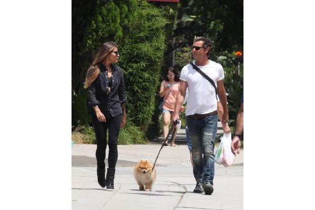 ...Gavin? Der schein zunächst einmal auf seine Exfrau zu hören. Doch mit Hundedame Chewy stellte er Sophia Thomalla zumindes...