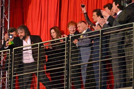 ...wichtiger Meilenstein auf diesem Weg zum Popthron war sicherlich sein Beitrag zum Soundtrack zum zweiten Teil der 'Hobbit...