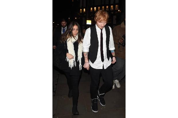 ...datete er Starkoch Jamie Olivers Assistentin Athina Andrelos ein Jahr bis Februar 2015. Sie war die Inspiration hinter Ed...