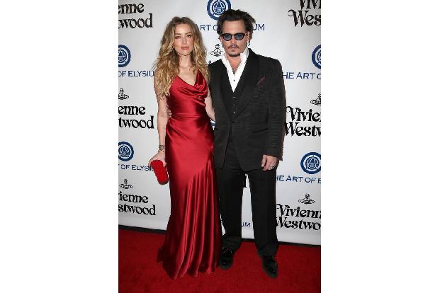 ...Amber Heard überschlug sich die Presse mit Nachrichten über nicht gezahlte Schulden und nicht ausgehändigte Wertsachen, e...