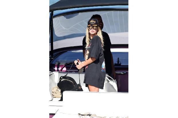 ...Boot von Nachtclub-Besitzer Dave Grutman. Auf diesem wollte die Beauty einen schönen Feiertag verbringen. Doch mehr als i...