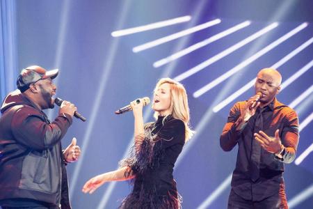 Geballte Man-Power erhält Helene Fischer mit der A-cappella-Gruppe Naturally Seven aus New York.