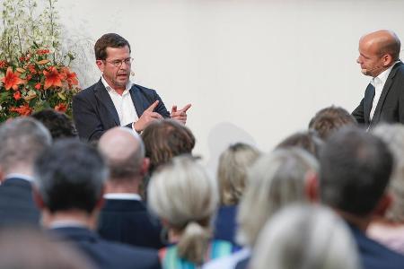 Karl-Theodor zu Guttenberg im Gespräch mit Horst von Buttlar: Wird es ein Comeback in der Politik geben?