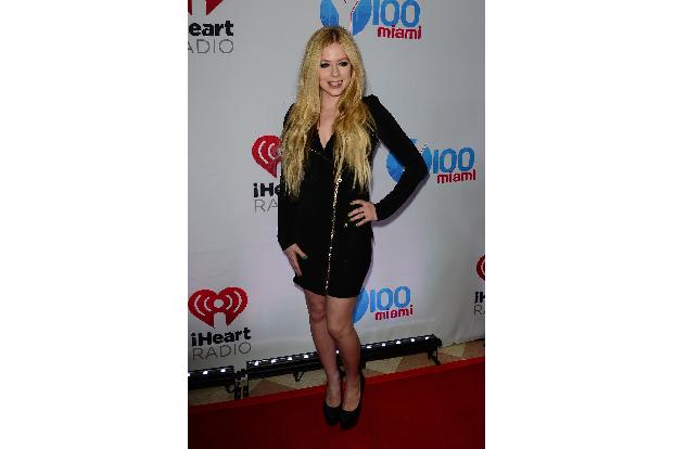 04 Avril Lavigne JLN Photography WENN wenn20951914.jpg