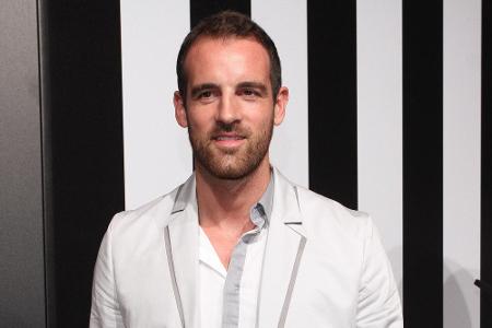 Ex-Fußballprofi Christoph Metzelder hat Merkel bereits 2013 unterstützt und so tut er es auch jetzt wieder. Auf Twitter schr...