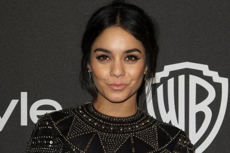 Nieten statt Dekolleté: Vanessa Hudgens bei der InStyle Golden Globe Party in einem Kleid von Naeem Khan.