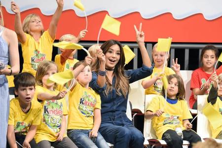 ...allerdings alleine kam und trotzdem gut dank der Kleinen unterhalten wurde, war Verona Pooth, wobei sie nicht die einzige...