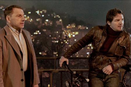 Lannert und Bootz ermitteln in einem Stau auf der Stuttgarter Weinsteige, hoch über der Stadt