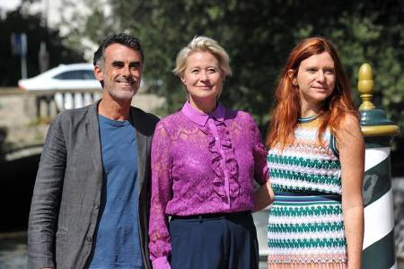 ...den Schauspielern Thomas Trabacchi und Trine Dyrholm sowie Susanna Nicchiarelli war die Stadt, in der sie sich befinden, ...