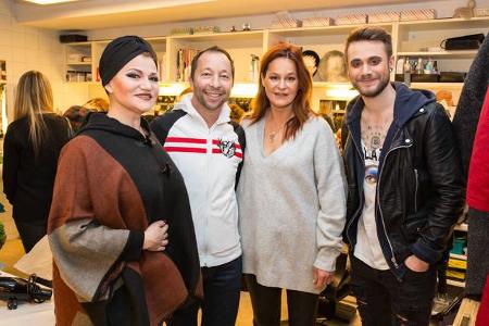 ...die größte der Welt, sollte aber nicht reichen. In der Maske plauderten die Stars vorab noch mit den Darstellern von 'THE...