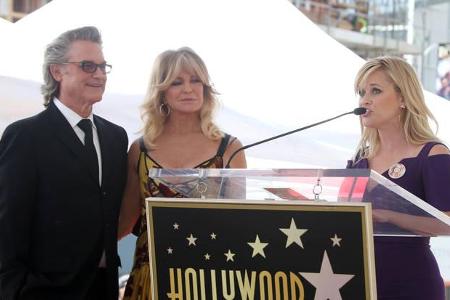 ...sie ebenfalls auf die Bühne gebeten wurde. 