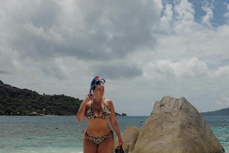 theashleygraham - BO2QcingV75.jpg