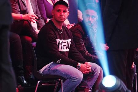 Traurig dürften die Fans von Pietro Lombardi sein: Er wird aus gesundheitlichen Gründen nicht bei 