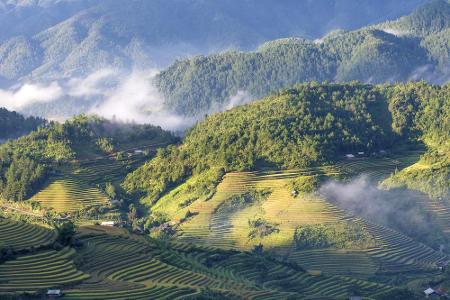 2. Vietnam: Das Nachbarland von Kambodscha ist ebenfalls ein Traumland für Backpacker. Während die Hauptstadt Hanoi pulsiert...