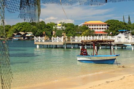 6. Honduras: Wer eine günstige Reise nach Zentralamerika unternehmen möchte, der kommt an Honduras nicht vorbei. Das Leben i...