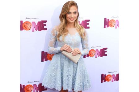 Jennifer Lopez umschmeichelt mit einem A-Linien-Kleid ihren berühmten Hintern