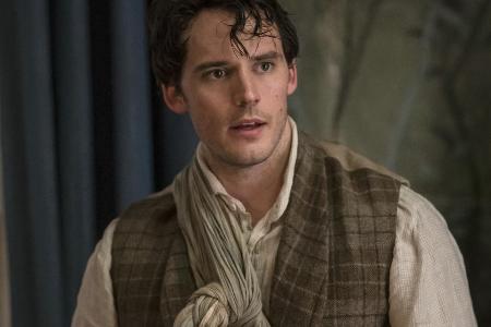 Philip (Sam Claflin) in 