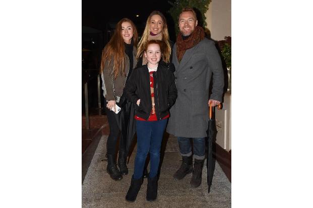 ...richtig große Familie werden bald Ronan Keating und seine Frau Storm sein. Er brachte aus erster Ehe drei Kinder mit, für...