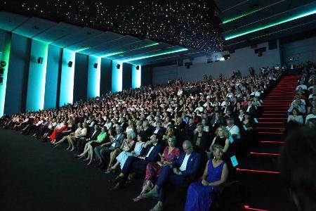 Das Publikum lauschte andächtig der Einführung von Diana Iljine im großen Kinosaal des Mathäser