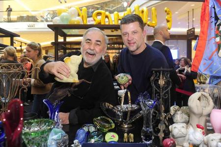 ...der Starfriseur und sein Ehemann Carsten Thamm konnten mit noch mehr außergewöhnlichem Krams aufwarten - da fand sich bes...