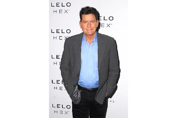 ...er sein Leben aber komplett umgekrempelt zu haben. Mehr noch: Er kämpft jetzt ganz aktiv gegen AIDS - und macht seit Kurz...