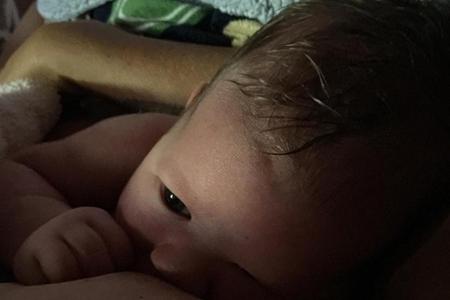 Solace ist am 23. Juni geboren. Die Eltern: Sängerin Alanis Morissette und ihr Ehemann Mario Treadway alias Souleye.