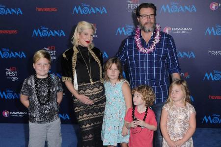 Obwohl es nach dem vierten Kind bereits Komplikationen gab, brachte die 43-jährige Tori Spelling im März das fünfte Baby zur...