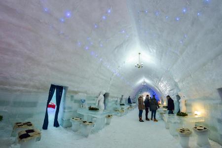 Schlafen im ewigen Eis - eine durchaus gemütliche Sache. Dieses Hotel in Schweden besteht komplett aus Eis und Schnee und wi...
