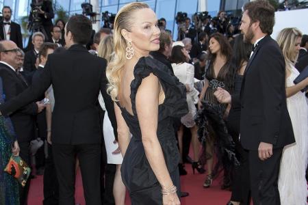 Pamela Anderson erschien bei der 