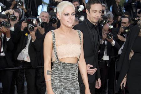 Kristen Stewart hatte sich für ihren Auftritt in Cannes für einen eher ungewöhnlichen Look von Chanel entschieden.