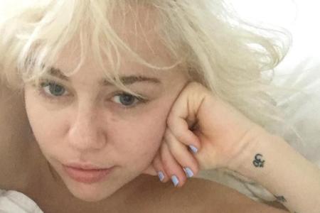 Schön zu sehen, dass auch Stars wie Miley Cyrus (24) nach dem Aufstehen nicht perfekt aussehen. Die Sängerin und Schauspiele...