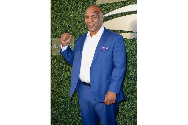 Auch Mike Tyson ist stolzer Besitzer einer 16 Hektar großen Cannabis-Plantage in Kalifornien. Auf der 'Tyson Ranch' baut der...