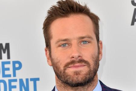 Armie Hammer sieht sich neuen Vorwürfen sexueller Gewalt gegenüber.