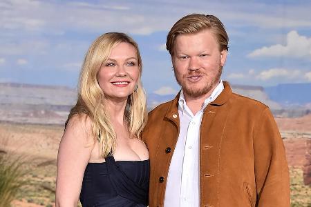 Kirsten Dunst zusammen mit ihrem Partner Jesse Plemons im Jahr 2019
