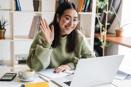 Deutsche verbringen seit Beginn der Corona-Pandemie unter anderem deutlich mehr Zeit mit Videochats