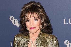 Joan Collins verabschiedet sich von ihrer Patentochter Milica.