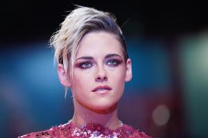 Schauspielerin Kristen Stewart wird in "Spencer" zu Prinzessin Diana.