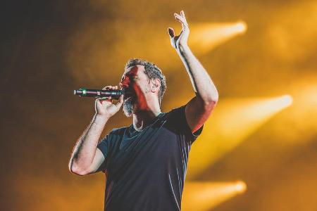 Serj Tankian, der Sänger von System of a Down, hat armenische Wurzeln.